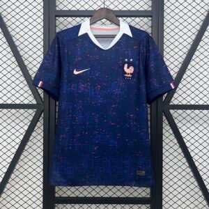 Equipación Local Francia 25-26